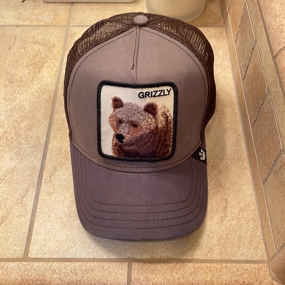 NWOT Grizzly Hat